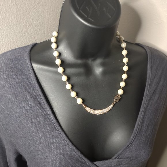 Faux Pearl And Gold Tone Necklace With Clear Rhinestones 19.5 To 22 Inches - Picture 1 of 16